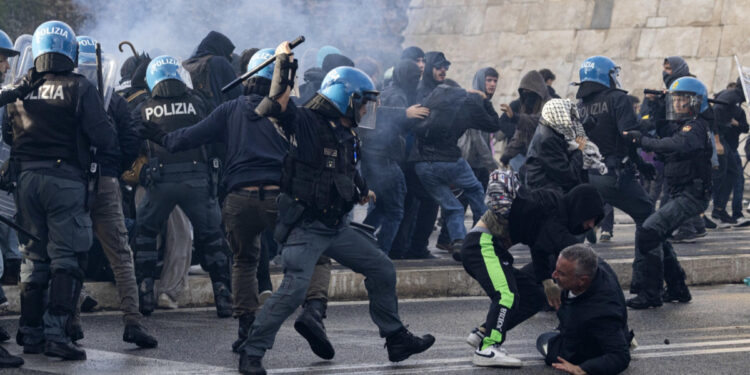 Scontri a Roma durante il corteo non autorizzato pro Palestina: scoppia la polemica