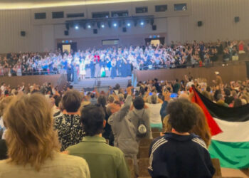 Biennale Venezia: ”La voce che ha fatto tacere la guerra” (Video)